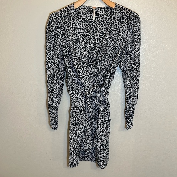 Free People Dresses & Skirts - Free People Green White Floral Wrap Style Dress